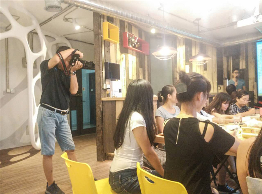 “心有所想 ,梦系前方”DCV第四维设计公司半年度总结会在多功能厅举行 “心有所想 ,梦系前方”DCV第四维设计公司半年度总结会在多功能厅举行