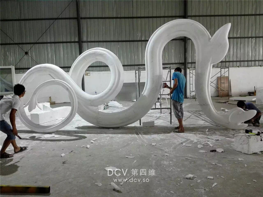 十几米长的蛇和象牙由西安DCV第四维创意工厂GRG定制加工