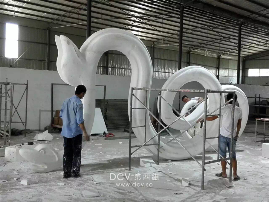 十几米长的蛇和象牙由西安DCV第四维创意工厂GRG定制加工